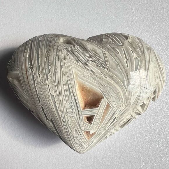 Mexican White Lace Agate Druzy Heart Carving‎ (5) - Picture 6 of 10